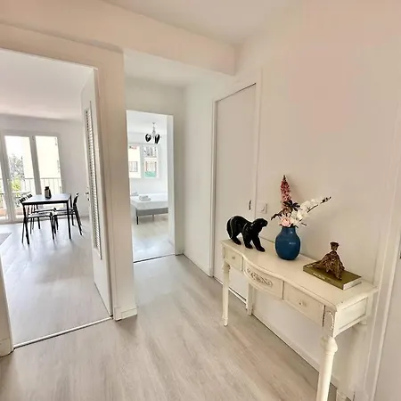 Superbe Neuf - A 5 Min A Pied Apartmán *